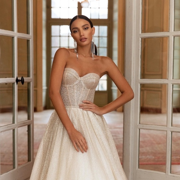 Wedding Dress / Bridal Dress by Pollardi - Gloss - Picture 3 of 4